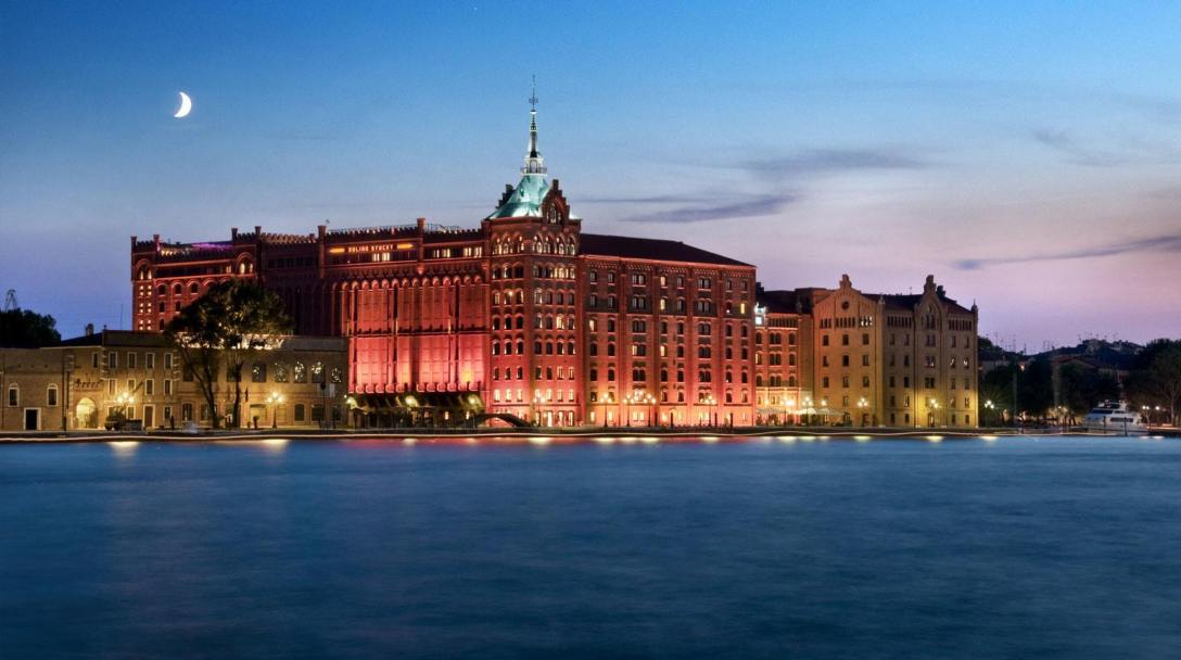 molino-stucky-hilton-dusk-1680x940